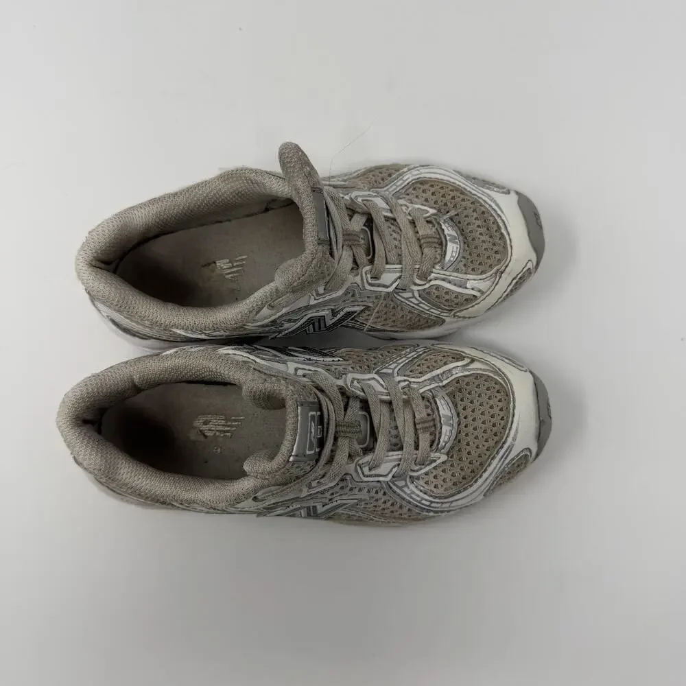 New Balance 2002R big kids 12 Sneakers
